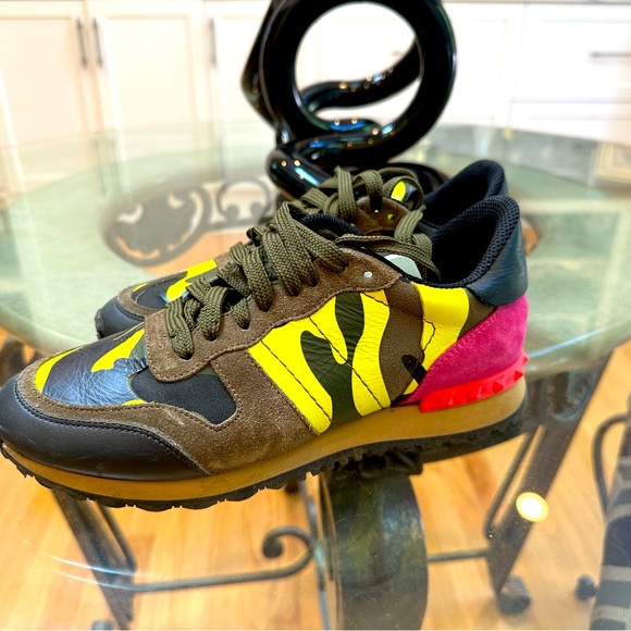 Valentino sneakers size 8 - Picture 1 of 3